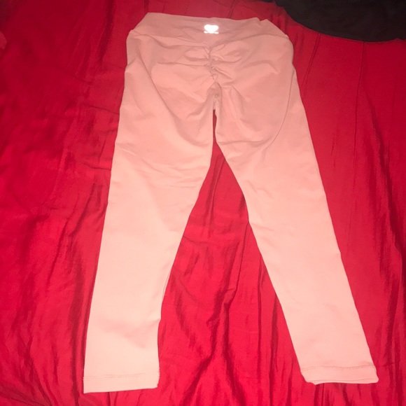 CLS Scrunch Butt Leggings - Picture 3 of 6